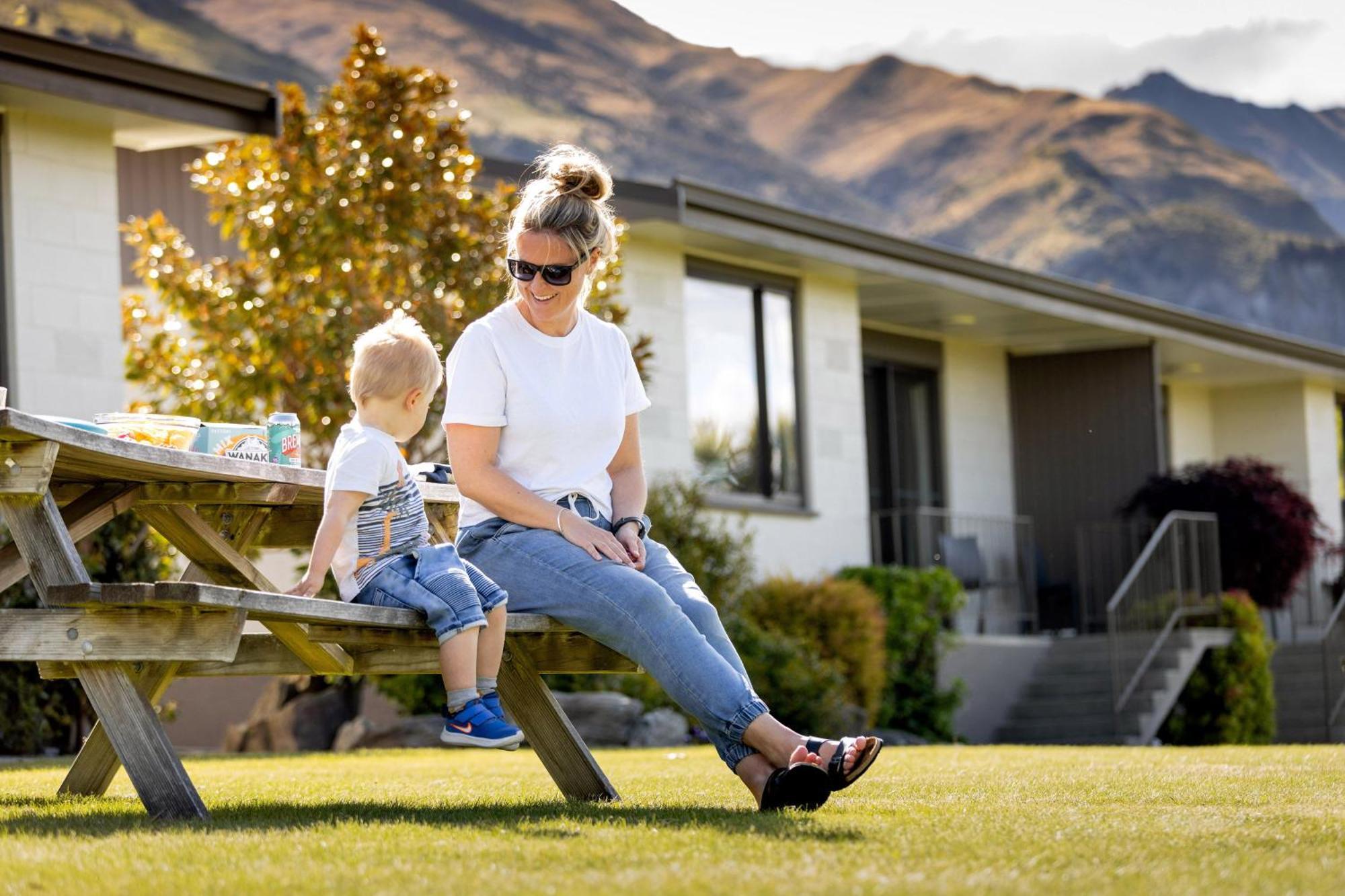 Wanaka Top 10 Holiday Park Exterior photo